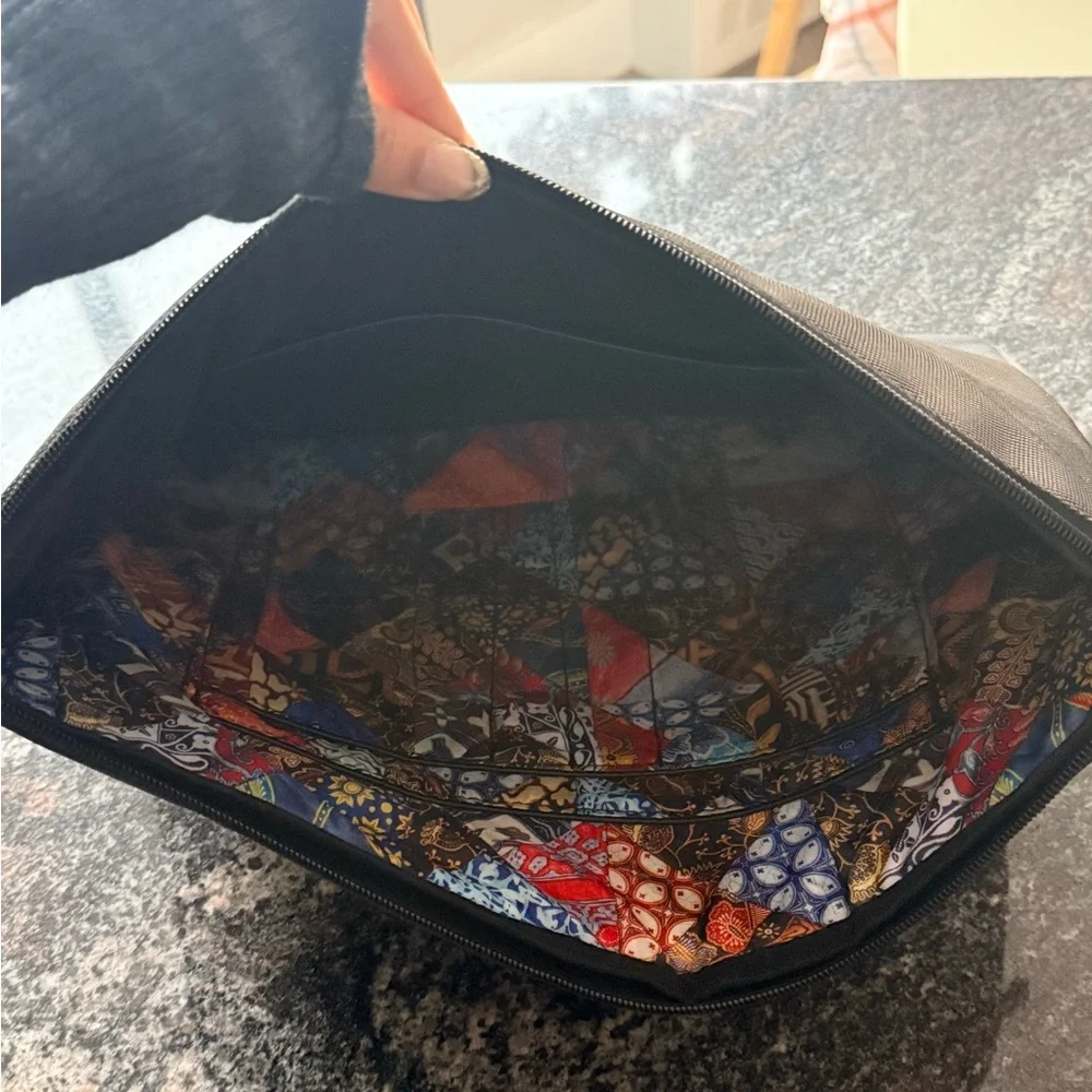 Robert Graham Elegant Black Computer/Tablet Sleeve